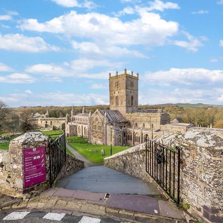 Bwthyn Clyd - St Davids Villa ภายนอก รูปภาพ